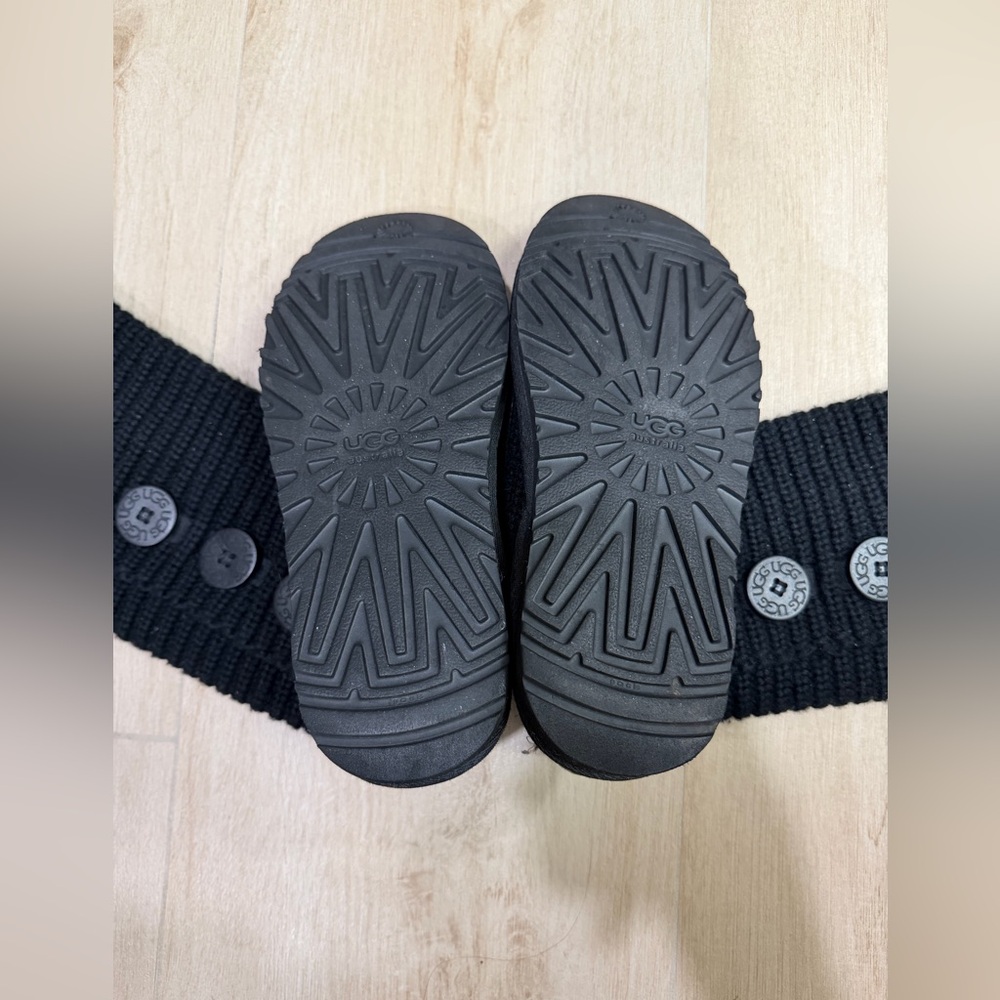 Black UGG Cardy Boot - Picture 7 of 10